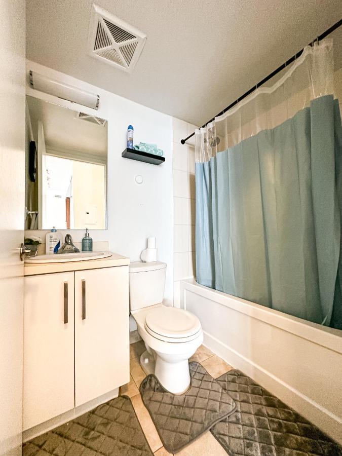Luxury 2 Bedrooms With Lakeview Cn Tower Entertainment District Rogers Centre Торонто Екстер'єр фото