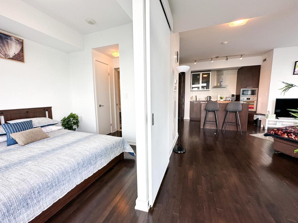 Luxury 2 Bedrooms With Lakeview Cn Tower Entertainment District Rogers Centre Торонто Екстер'єр фото