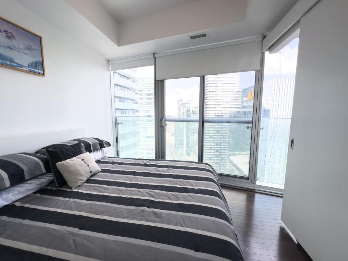 Luxury 2 Bedrooms With Lakeview Cn Tower Entertainment District Rogers Centre Торонто Екстер'єр фото