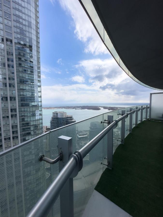 Luxury 2 Bedrooms With Lakeview Cn Tower Entertainment District Rogers Centre Торонто Екстер'єр фото